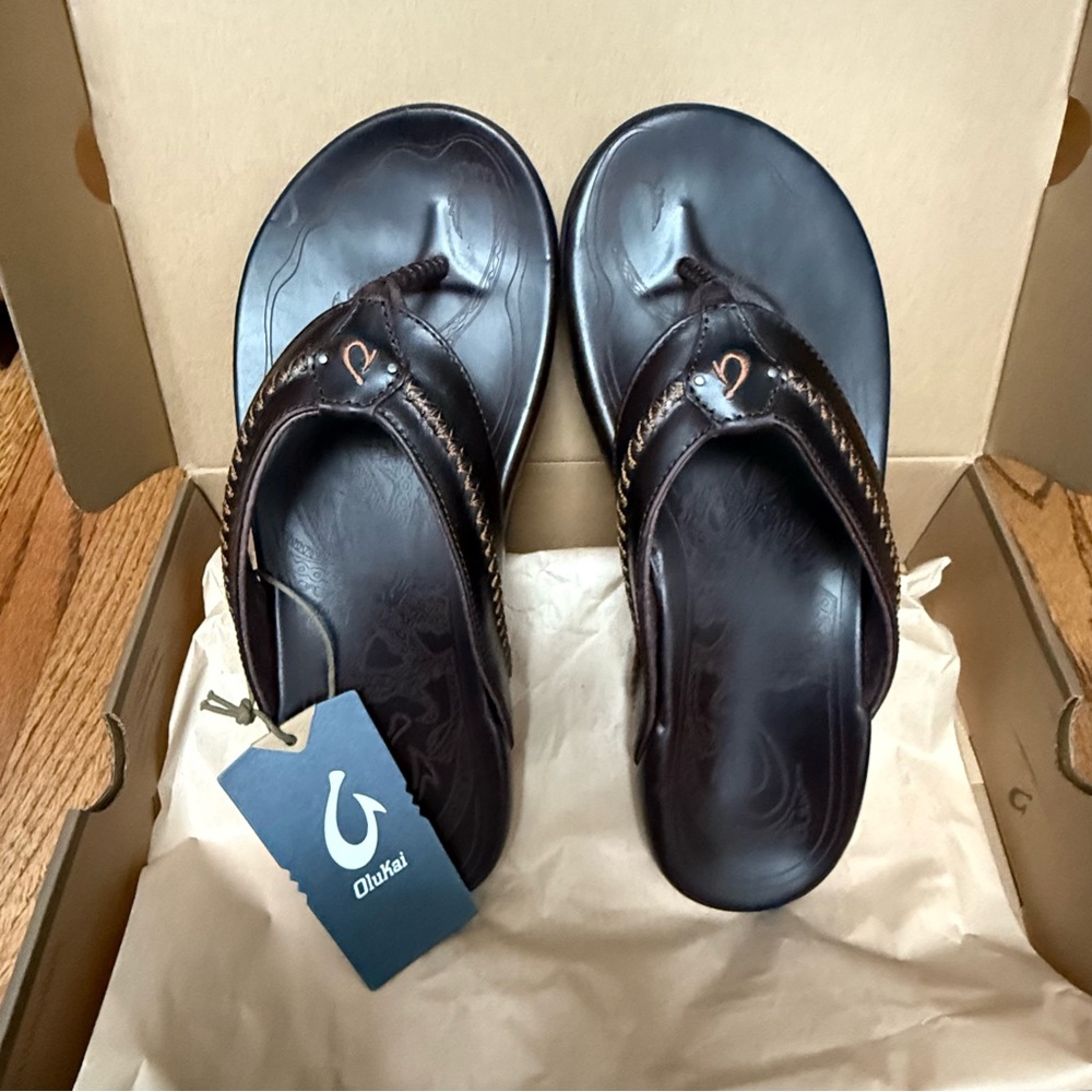 OluKai Mea Ola Men’s Leather Beach Sandals